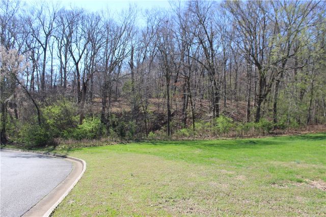 3852 N Bridlewood Drive, Springdale, AR 72764