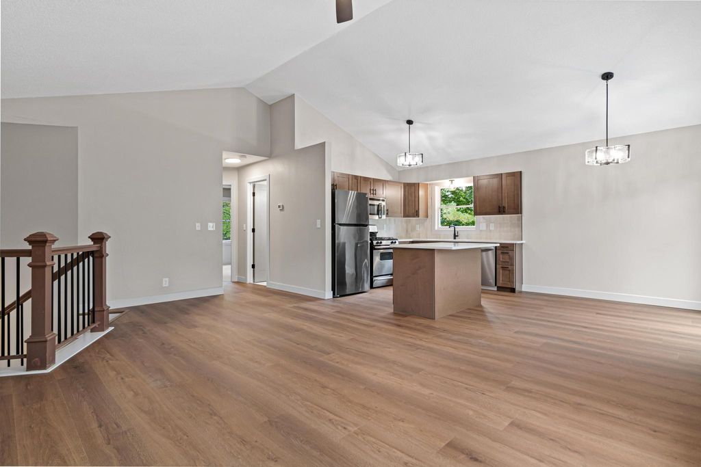 2365 Hillwood Drive E, Maplewood, MN 55119 — photo 4