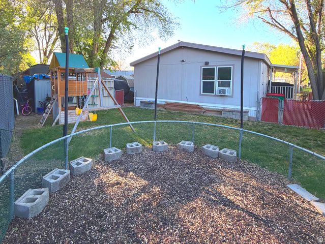 863 W BIG MOUNTAIN DR, Taylorsville, UT 84123