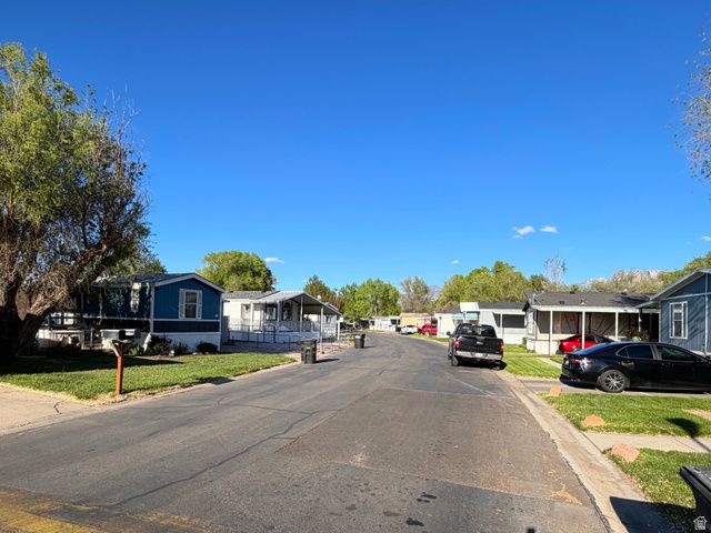 863 W BIG MOUNTAIN DR, Taylorsville, UT 84123