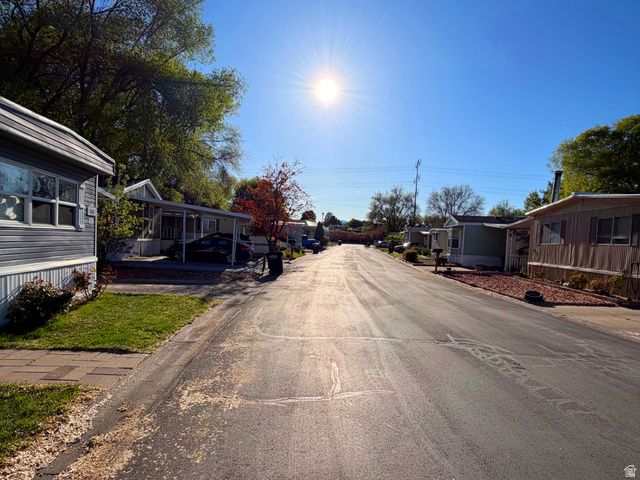 863 W BIG MOUNTAIN DR, Taylorsville, UT 84123