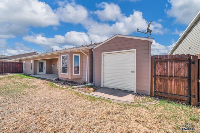 2430 SMITH AVE, Rapid City, SD 57701
