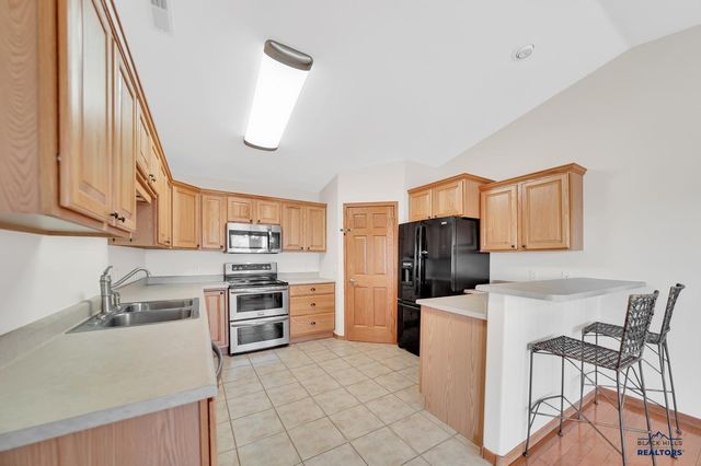 2430 SMITH AVE, Rapid City, SD 57701