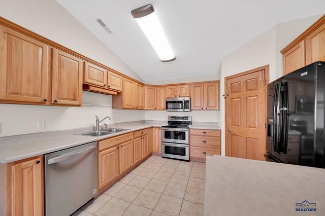 2430 SMITH AVE, Rapid City, SD 57701