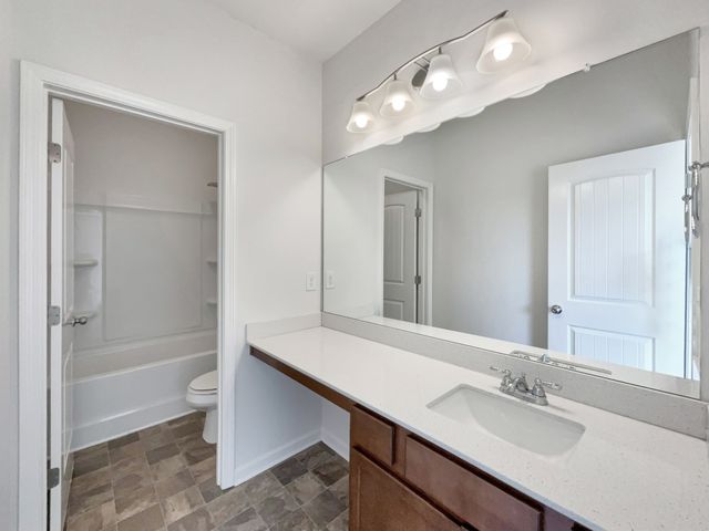 560 Sunflower Dr, Smyrna, TN 37167