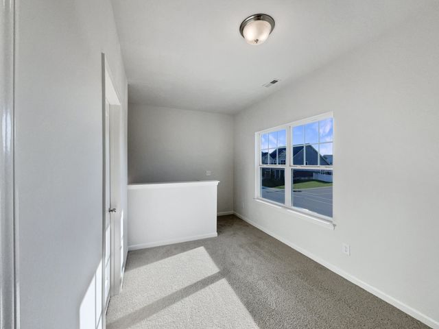 560 Sunflower Dr, Smyrna, TN 37167