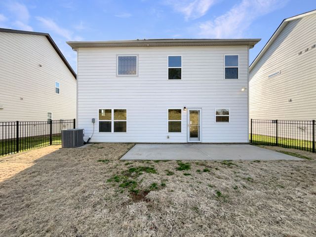 560 Sunflower Dr, Smyrna, TN 37167