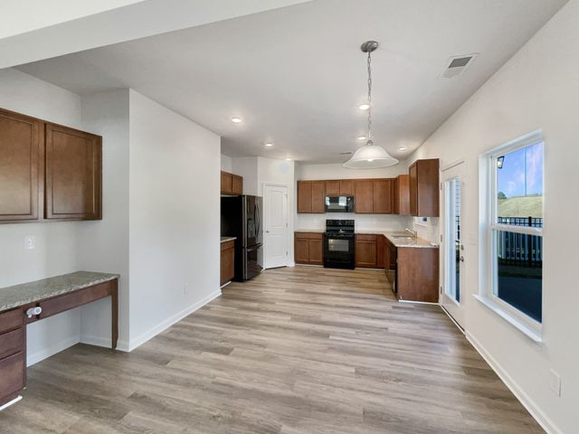 560 Sunflower Dr, Smyrna, TN 37167