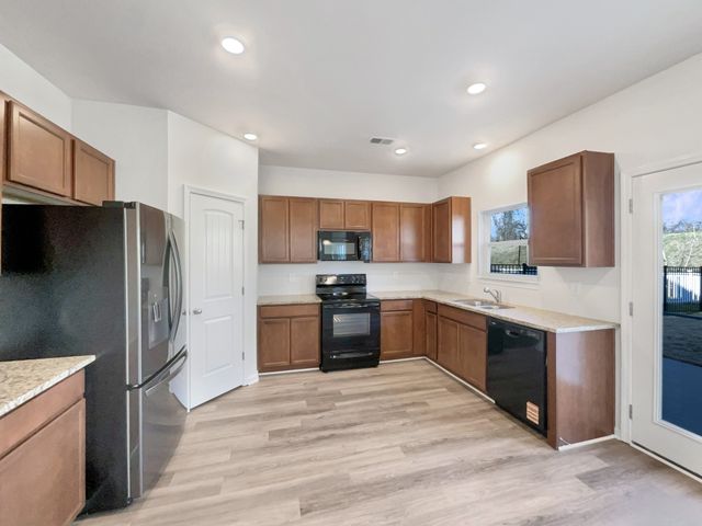 560 Sunflower Dr, Smyrna, TN 37167