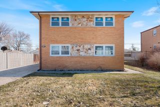 7653 S Roberts Road 2W, Bridgeview, IL 60455