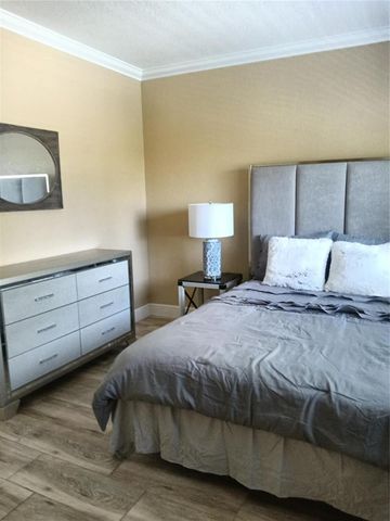 924 SE 2nd Street 11, Fort Lauderdale, FL 33301