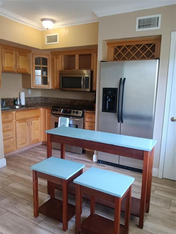 924 SE 2nd Street 11, Fort Lauderdale, FL 33301