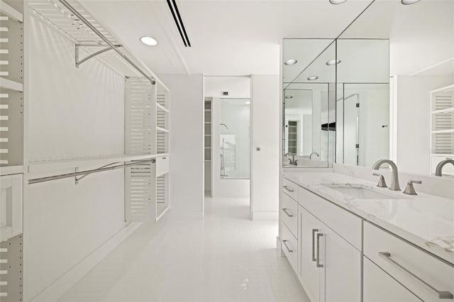 320 S SHORE DRIVE, Sarasota, FL 34234