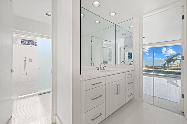 320 S SHORE DRIVE, Sarasota, FL 34234