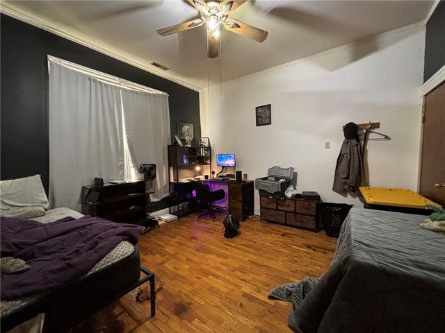 2121 S 10th Street, St Joseph, MO 64503