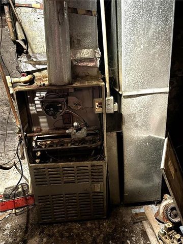 2121 S 10th Street, St Joseph, MO 64503