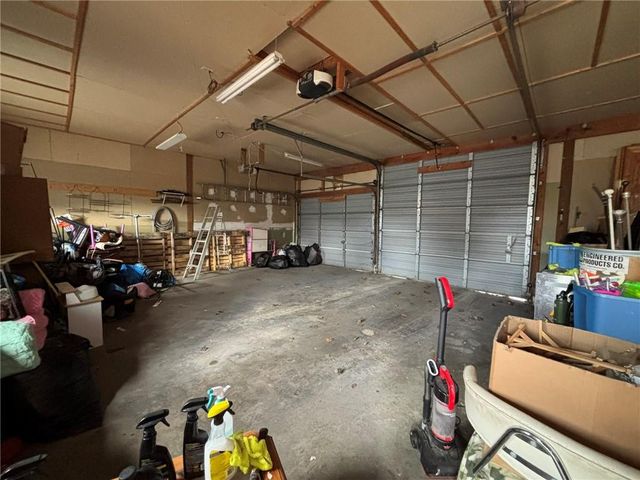 2121 S 10th Street, St Joseph, MO 64503