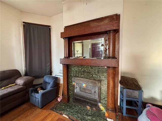 2121 S 10th Street, St Joseph, MO 64503