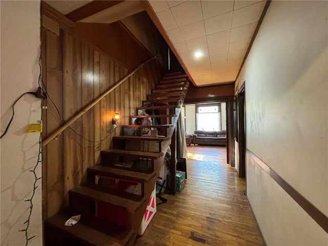 2121 S 10th Street, St Joseph, MO 64503