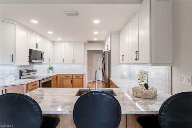 16986 Timberlakes DR, Fort Myers, FL 33908
