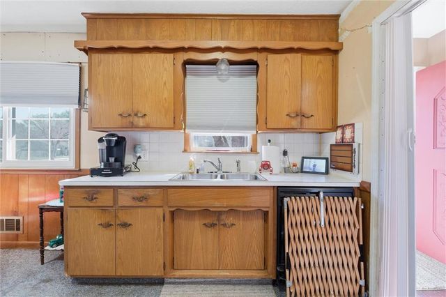 713 S Sunset Drive, Olathe, KS 66061