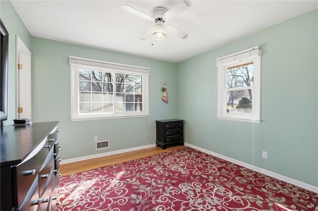 713 S Sunset Drive, Olathe, KS 66061