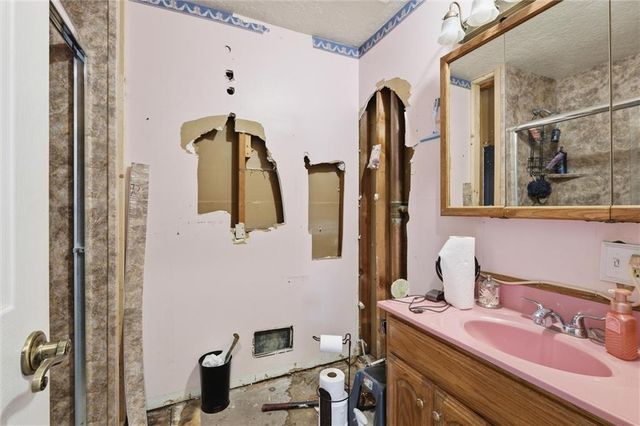 713 S Sunset Drive, Olathe, KS 66061