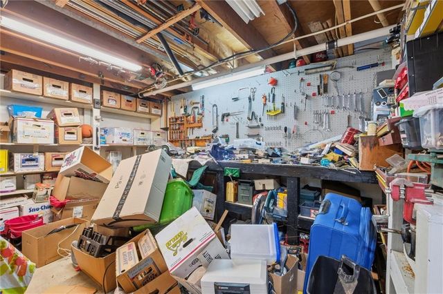 713 S Sunset Drive, Olathe, KS 66061