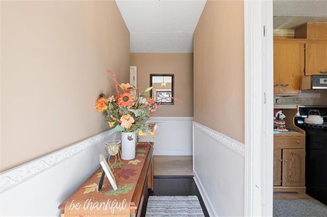 713 S Sunset Drive, Olathe, KS 66061