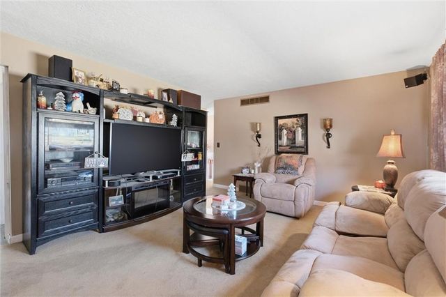 713 S Sunset Drive, Olathe, KS 66061