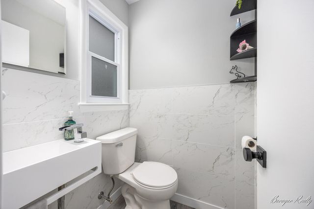 830 Russwood Street Ne, City Of Grand Rapids, MI 49505