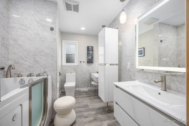 830 Russwood Street Ne, City Of Grand Rapids, MI 49505