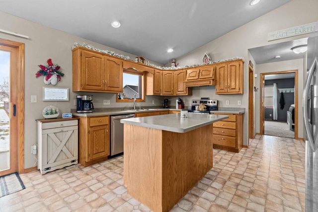 1992 MAYFLOWER STREET, Kaukauna, WI 54130