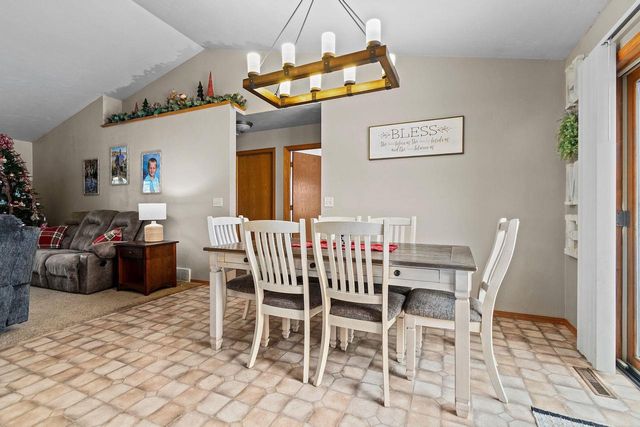 1992 MAYFLOWER STREET, Kaukauna, WI 54130