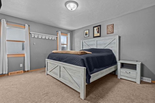 1992 MAYFLOWER STREET, Kaukauna, WI 54130