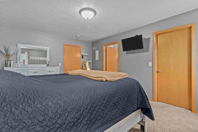 1992 MAYFLOWER STREET, Kaukauna, WI 54130