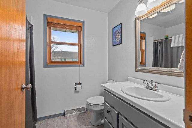 1992 MAYFLOWER STREET, Kaukauna, WI 54130