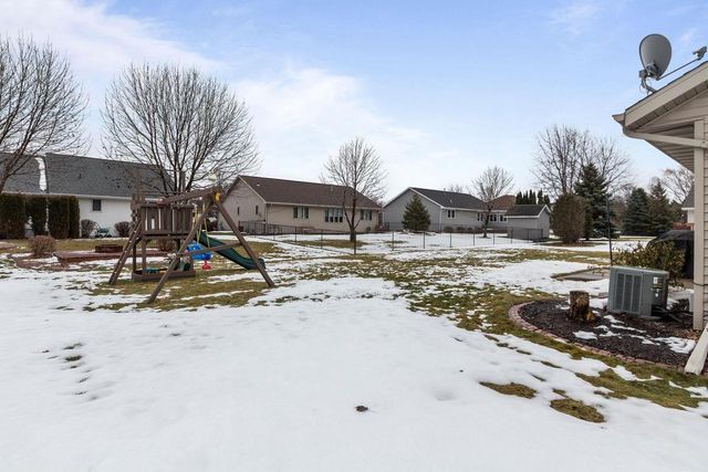 1992 MAYFLOWER STREET, Kaukauna, WI 54130