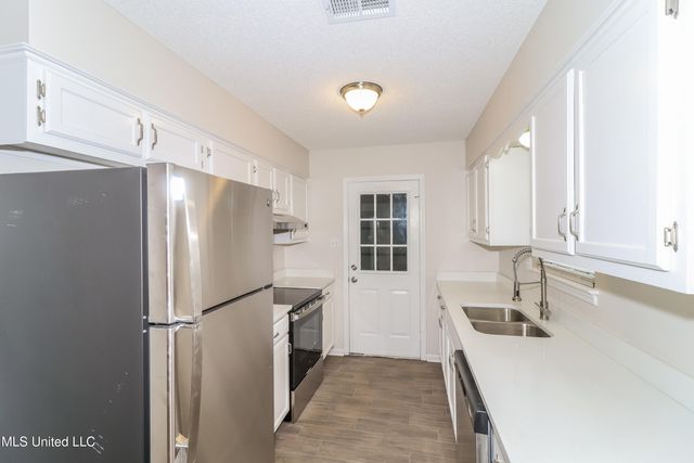 7120 Oak Forest Drive, Olive Branch, MS 38654