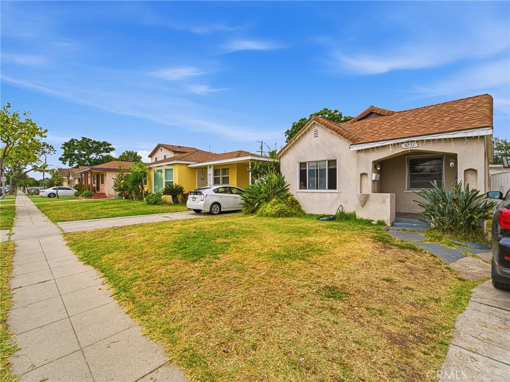 Image 1 of property listing at 9231 Hunt Avenue, South Gate, CA 90280
