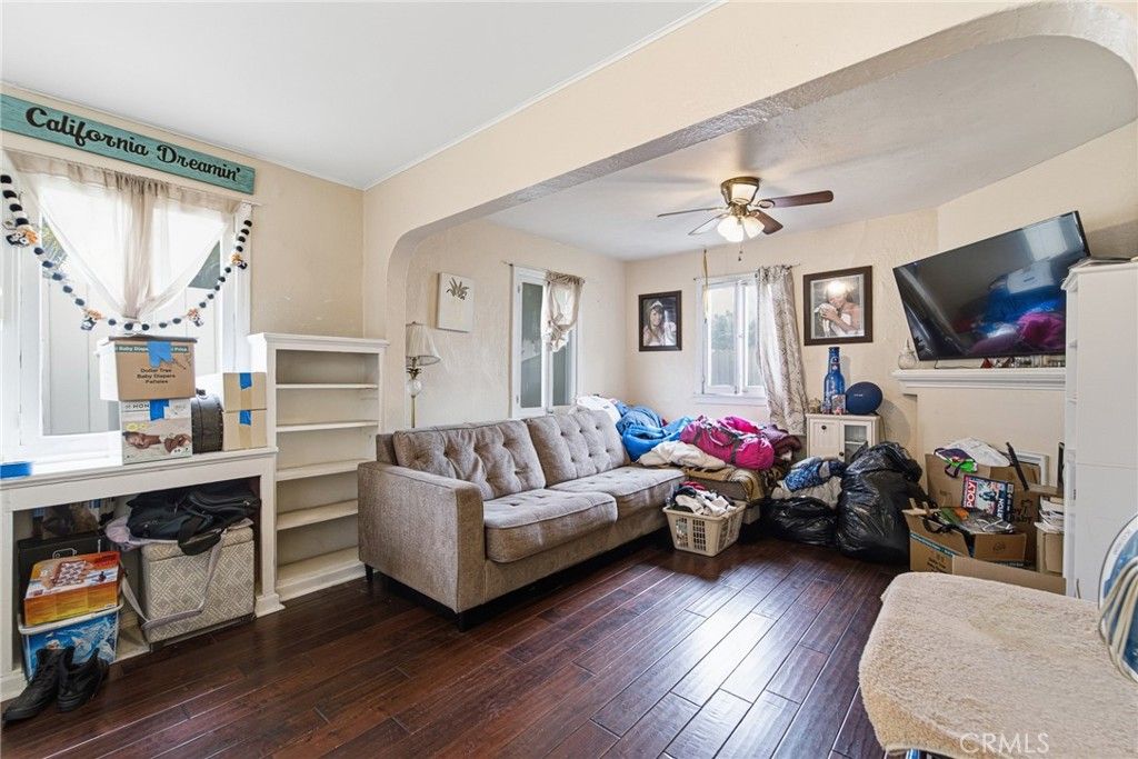 Image 21 of property listing at 9231 Hunt Avenue, South Gate, CA 90280