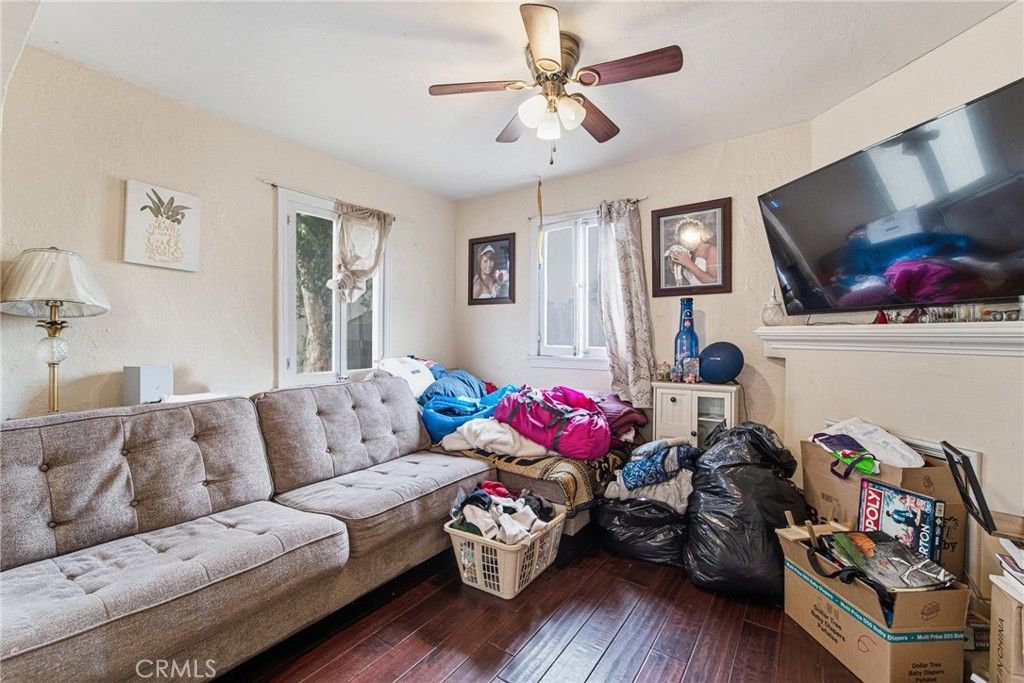 Image 22 of property listing at 9231 Hunt Avenue, South Gate, CA 90280