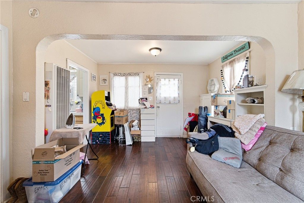 Image 23 of property listing at 9231 Hunt Avenue, South Gate, CA 90280