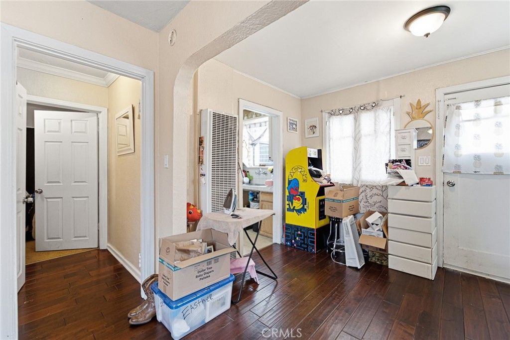 Image 24 of property listing at 9231 Hunt Avenue, South Gate, CA 90280