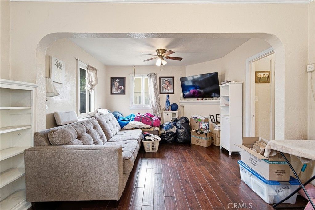 Image 25 of property listing at 9231 Hunt Avenue, South Gate, CA 90280