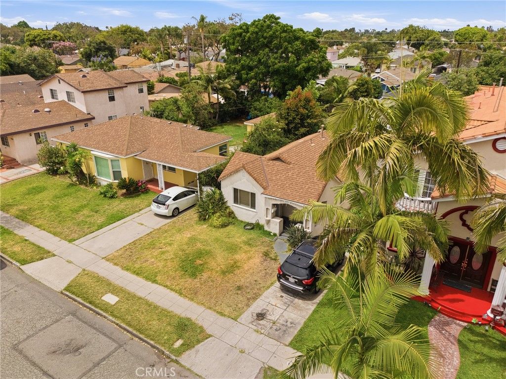 Image 3 of property listing at 9231 Hunt Avenue, South Gate, CA 90280