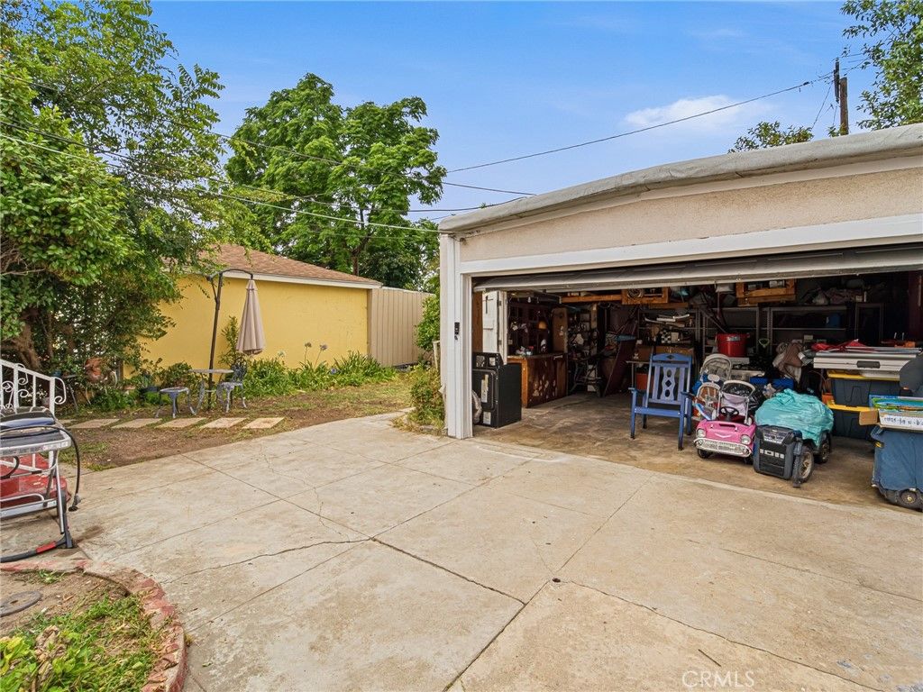Image 32 of property listing at 9231 Hunt Avenue, South Gate, CA 90280