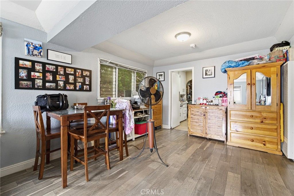 Image 7 of property listing at 9231 Hunt Avenue, South Gate, CA 90280