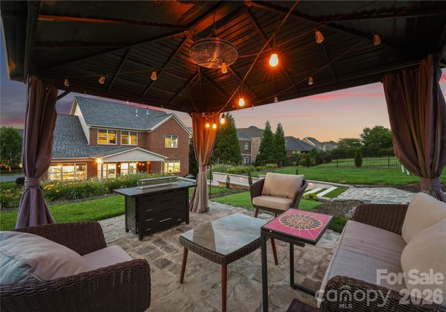 803 Five Leaf Lane, Waxhaw, NC 28173