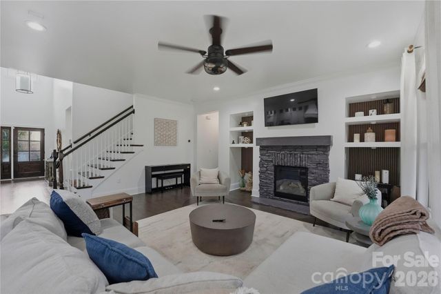 803 Five Leaf Lane, Waxhaw, NC 28173